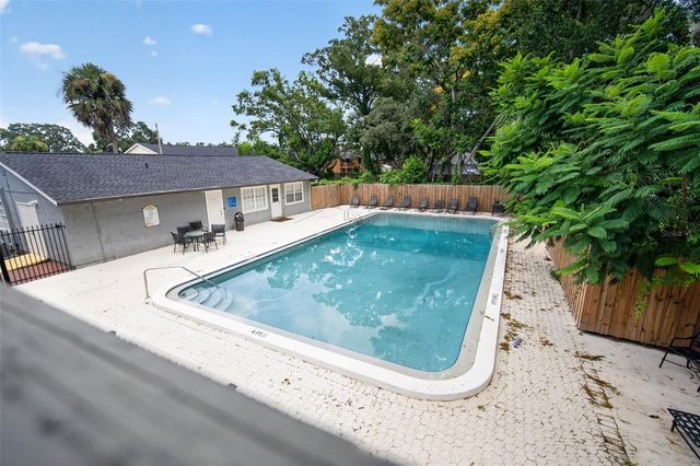 12405 OAK CEDAR PLACE 202, Tampa, FL 33612