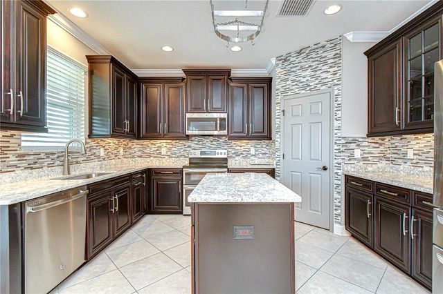 10455 FLAGSTAFF FALLS AVENUE, Riverview, FL 33578