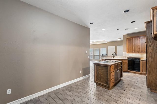 1633 Laurel Place, Edmond, OK 73003