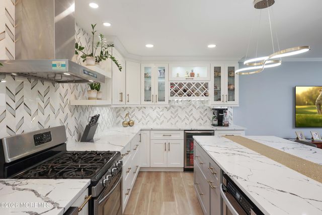 41 Walter Drive, Jackson, NJ 08527