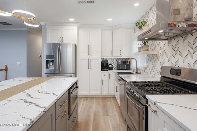 41 Walter Drive, Jackson, NJ 08527