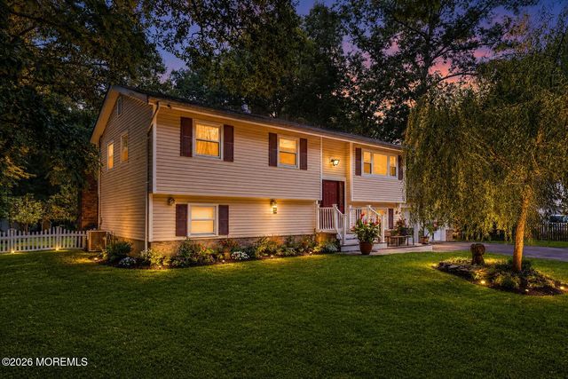 41 Walter Drive, Jackson, NJ 08527