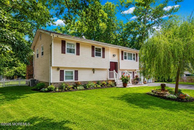 41 Walter Drive, Jackson, NJ 08527