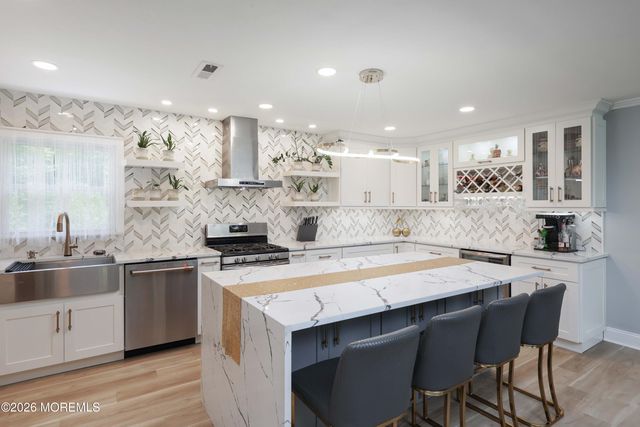 41 Walter Drive, Jackson, NJ 08527