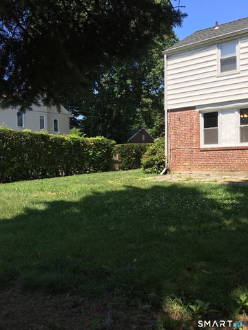8 High Ridge Drive, Bridgeport, CT 06606