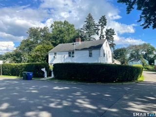8 High Ridge Drive, Bridgeport, CT 06606