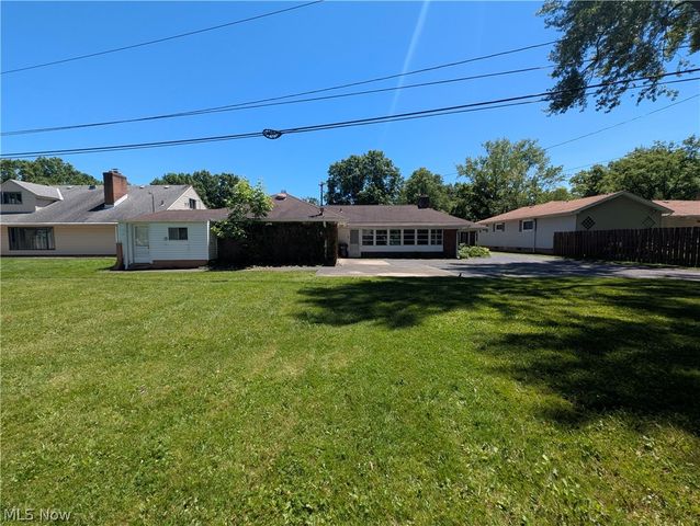 6986 Big Creek Pky, Middleburg Heights, OH 44130