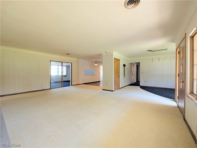 6986 Big Creek Pky, Middleburg Heights, OH 44130