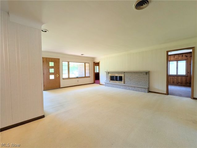 6986 Big Creek Pky, Middleburg Heights, OH 44130