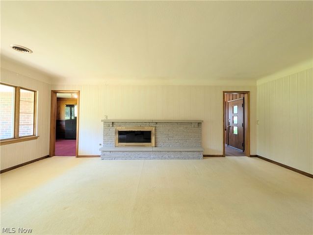 6986 Big Creek Pky, Middleburg Heights, OH 44130
