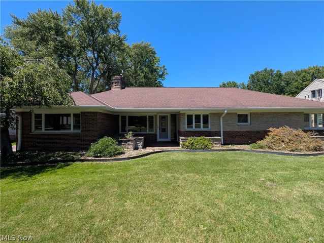 6986 Big Creek Pky, Middleburg Heights, OH 44130