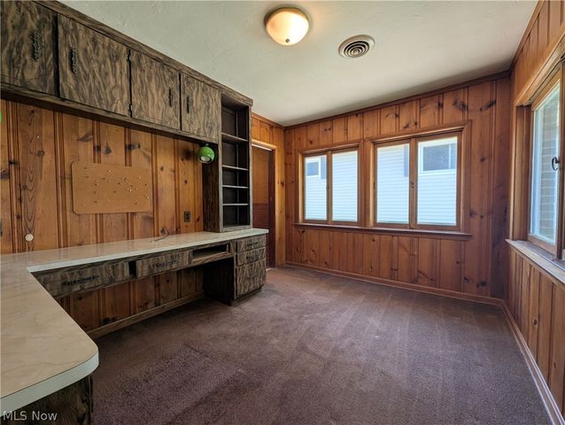 6986 Big Creek Pky, Middleburg Heights, OH 44130