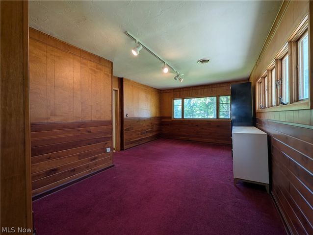 6986 Big Creek Pky, Middleburg Heights, OH 44130