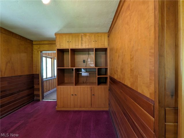 6986 Big Creek Pky, Middleburg Heights, OH 44130