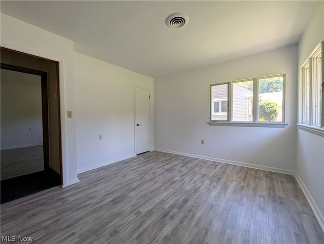 6986 Big Creek Pky, Middleburg Heights, OH 44130