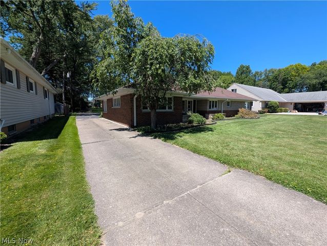 6986 Big Creek Pky, Middleburg Heights, OH 44130