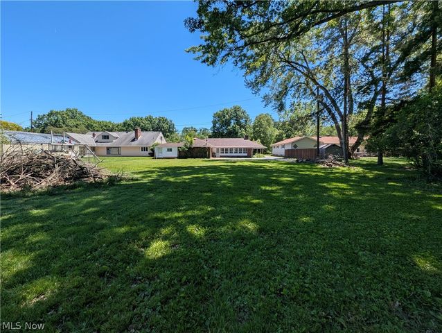 6986 Big Creek Pky, Middleburg Heights, OH 44130