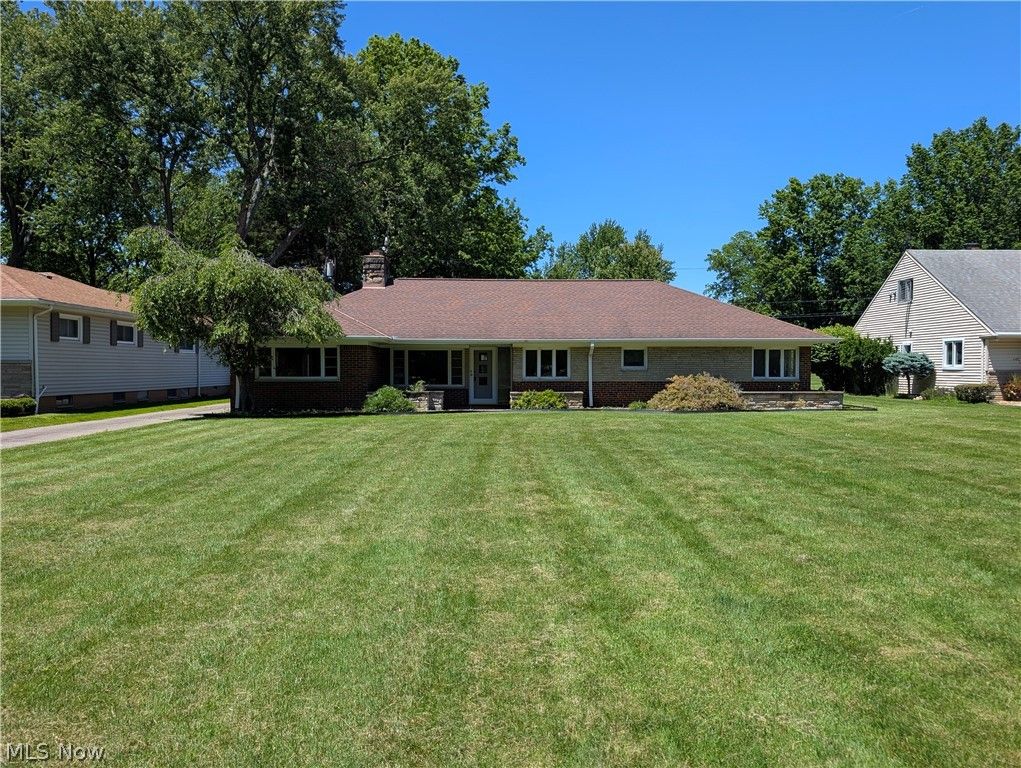 6986 Big Creek Pky, Middleburg Heights, OH 44130