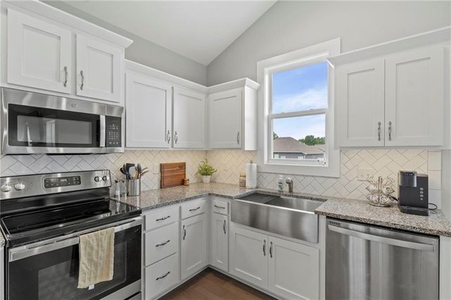 1807 Alpine Drive, Pleasant Hill, MO 64080