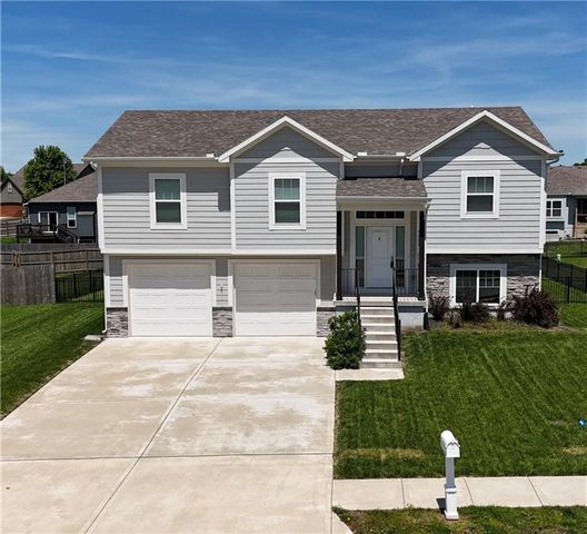 1807 Alpine Drive, Pleasant Hill, MO 64080