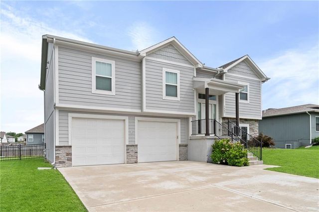 1807 Alpine Drive, Pleasant Hill, MO 64080