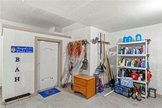 1807 Alpine Drive, Pleasant Hill, MO 64080