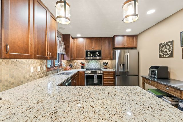 3822 Walnut Grove Lane, Beavercreek, OH 45440