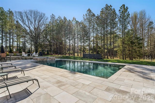 6615 Farmstead Lane, Concord, NC 28027