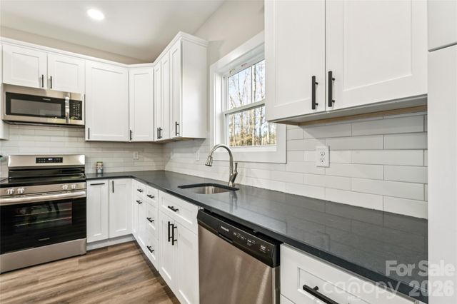 6615 Farmstead Lane, Concord, NC 28027