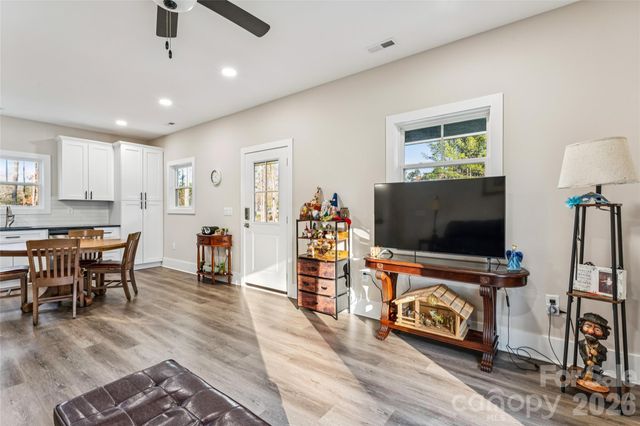 6615 Farmstead Lane, Concord, NC 28027