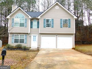225 Laura Circle, College Park, GA 30349