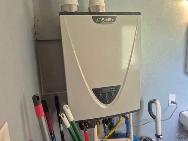 815 S 2nd St, Rocky Ford, CO 81067