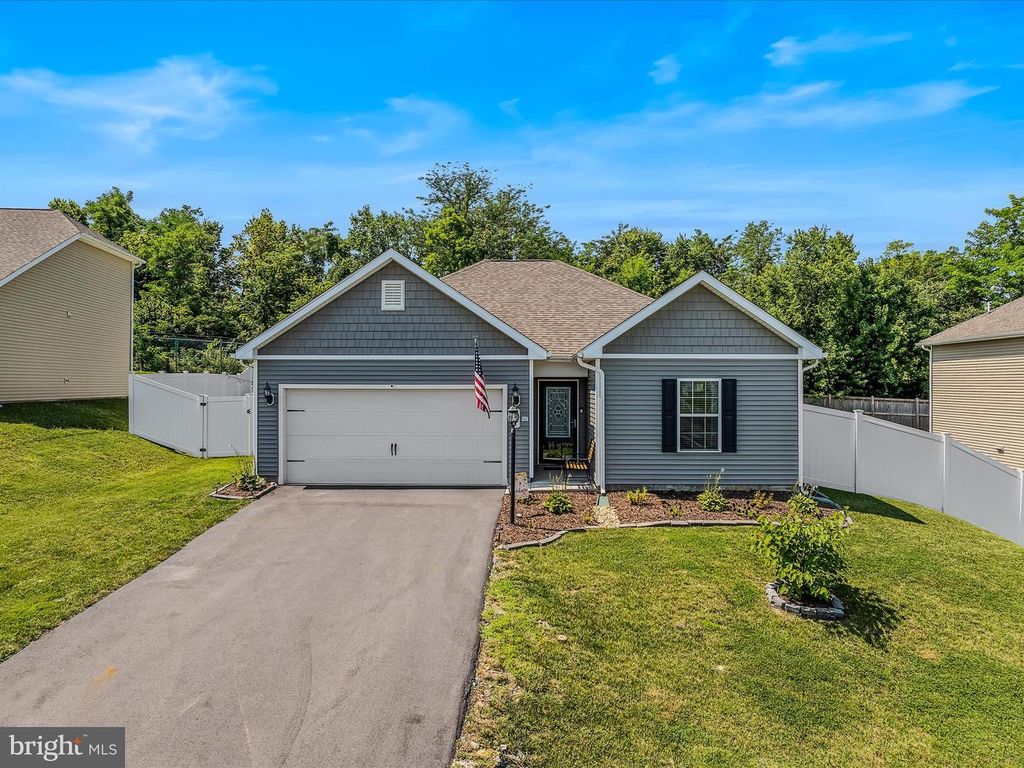 51 WYETH AVE, Martinsburg, WV 25401