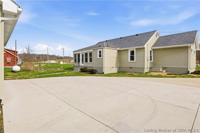 1566 W Water Street, Borden, IN 47106