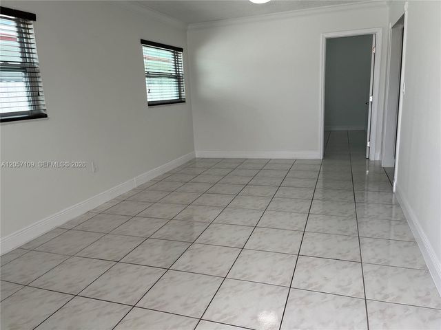 10571 SW 27th St, Miami, FL 33165