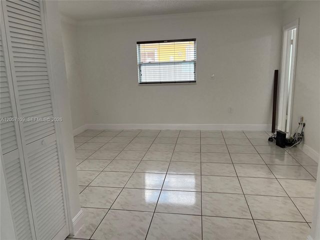 10571 SW 27th St, Miami, FL 33165