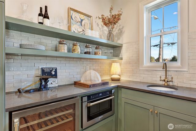 7003 37th Avenue NE, Seattle, WA 98115