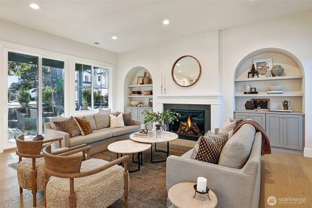 7003 37th Avenue NE, Seattle, WA 98115