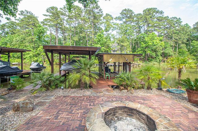 70 Lower Cove Drive, Point Blank, TX 77364