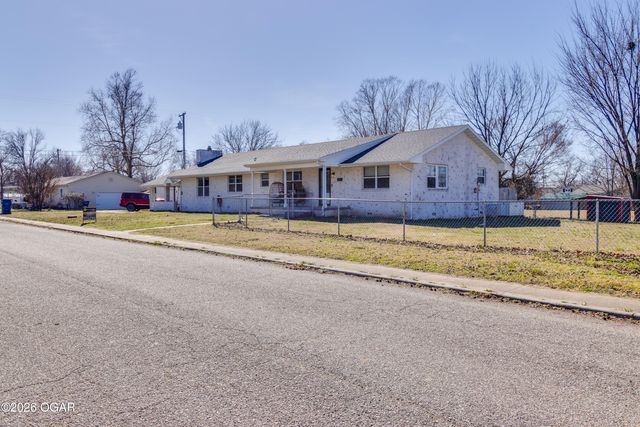 1409 Cleveland Avenue, Baxter Springs, KS 66713