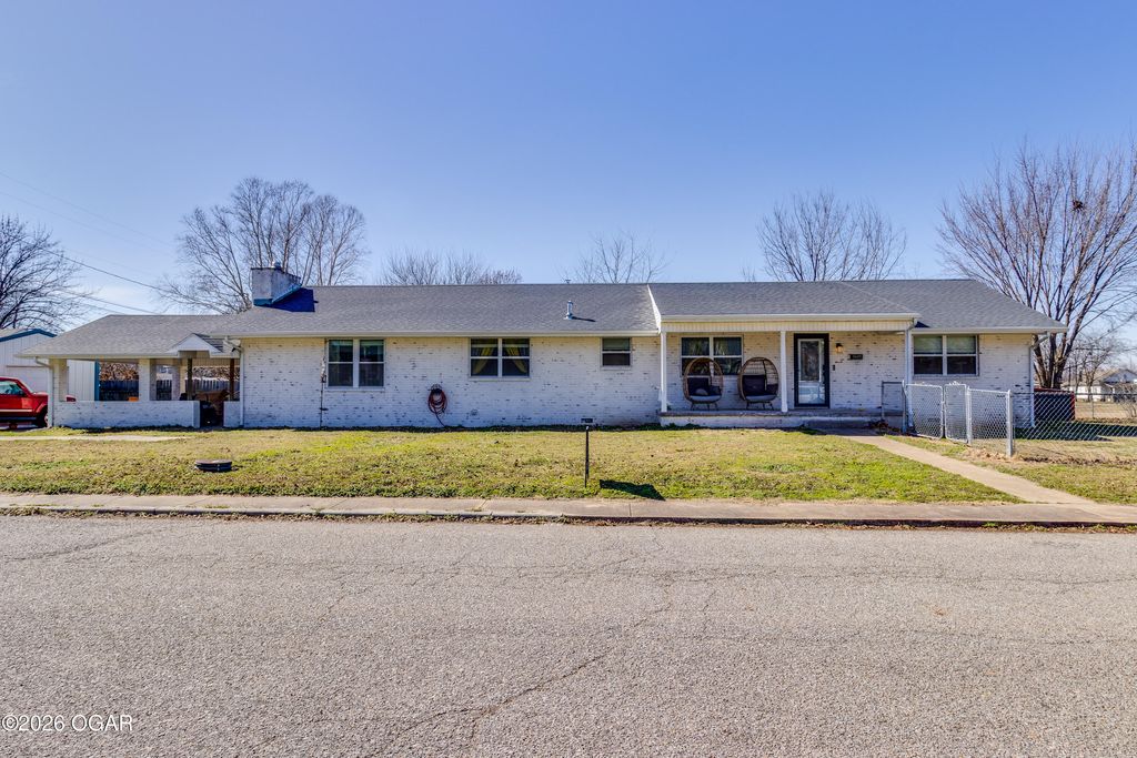 1409 Cleveland Avenue, Baxter Springs, KS 66713