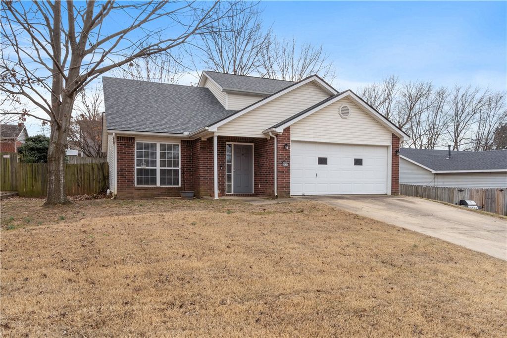 3497 Essex Drive, Fayetteville, AR 72704