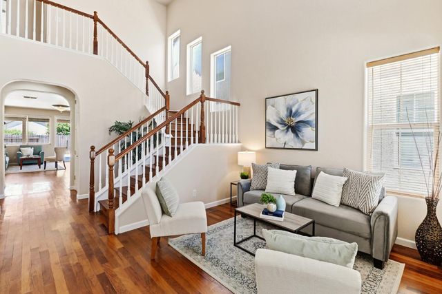 5001 Millner Way, Elk Grove, CA 95757