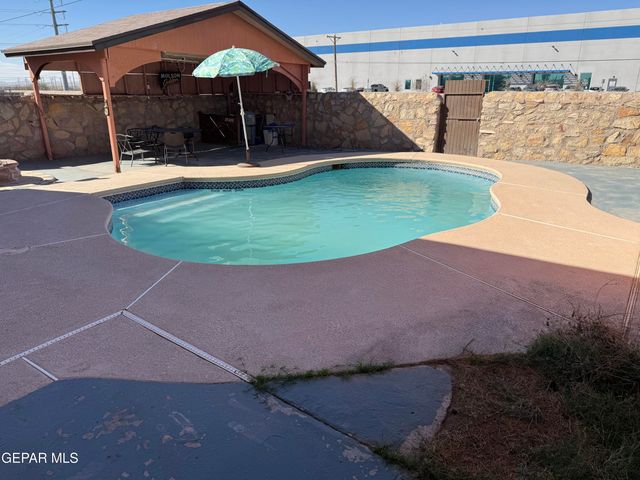 9813 La Morenita Circle, El Paso, TX 79927