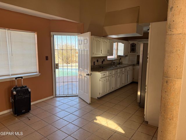 9813 La Morenita Circle, El Paso, TX 79927