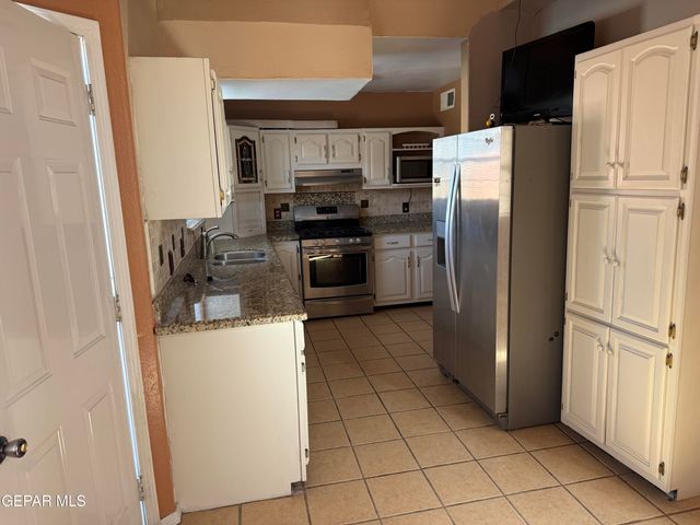 9813 La Morenita Circle, El Paso, TX 79927