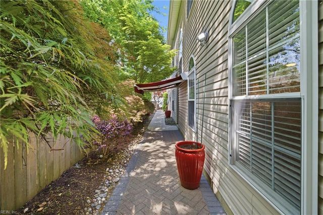 2208 E Berrie CIR, Virginia Beach, VA 23455