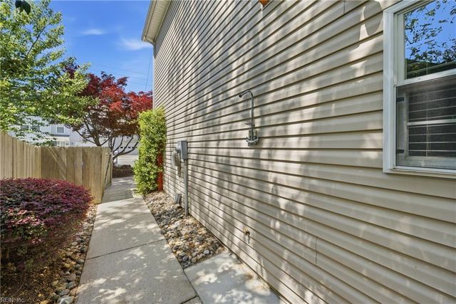 2208 E Berrie CIR, Virginia Beach, VA 23455