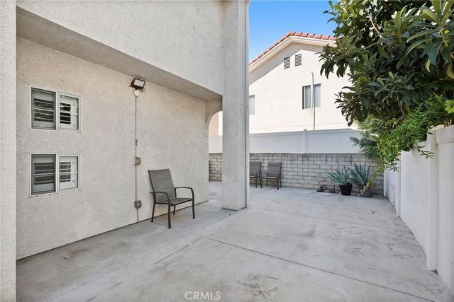 18328 Keswick Street, Reseda, CA 91335
