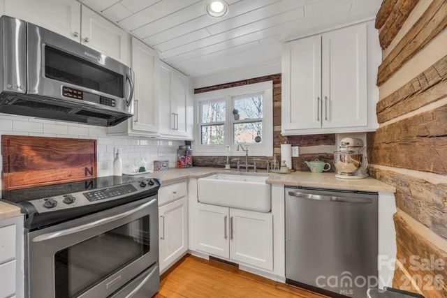 572 Skyland View Drive, Blowing Rock, NC 28605